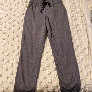 NWOT lululemon on the fly 27” crop pants